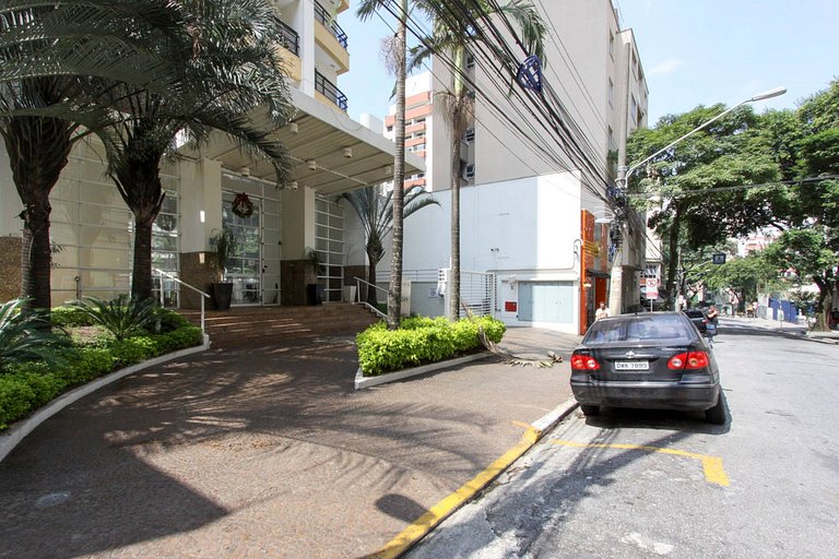 Studio w/ Balcony Steps from Paulista