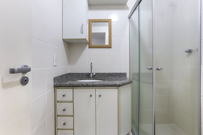 apartament at benedito calixto | garage | pool | AC