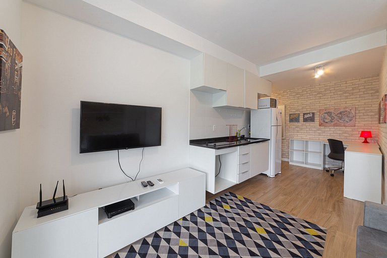 Large and modern studio close to Av Paulista