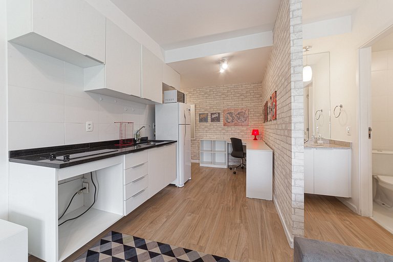 Large and modern studio close to Av Paulista