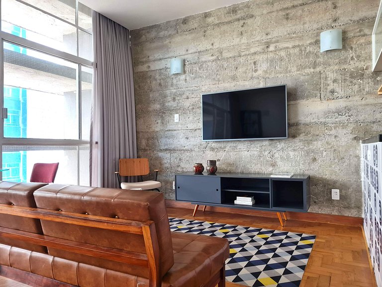 Large studio in the famous Copan Building