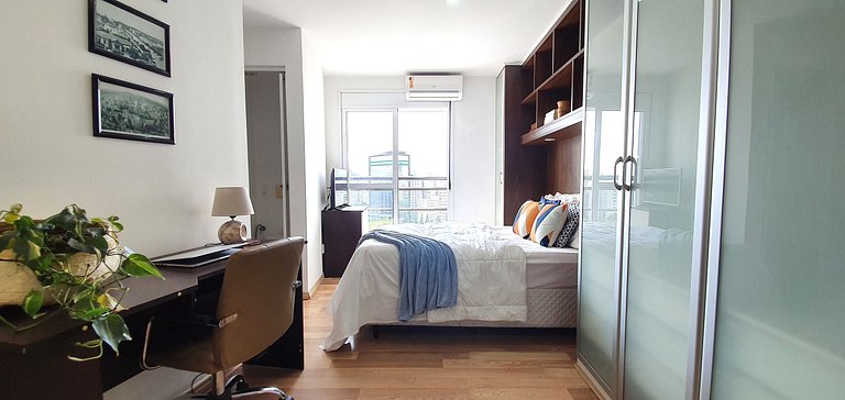 Apt close to Paulista Ave. AC & balcony on 13th F
