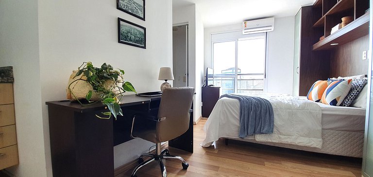 Apt close to Paulista Ave. AC & balcony on 13th Fl