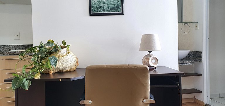 Apt close to Paulista Ave. AC & balcony on 13th F