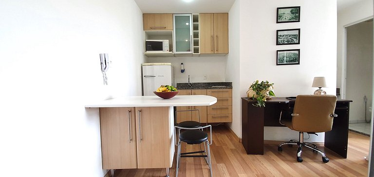 Studio w/ Balcony Steps from Paulista