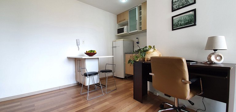 Studio w/ Balcony Steps from Paulista