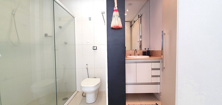 MODERN AND VIBRANT 2 BLOCKS FROM Av PAULISTA