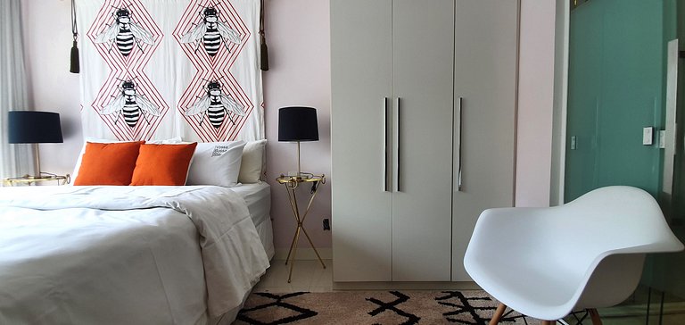 MODERN AND VIBRANT 2 BLOCKS FROM Av PAULISTA