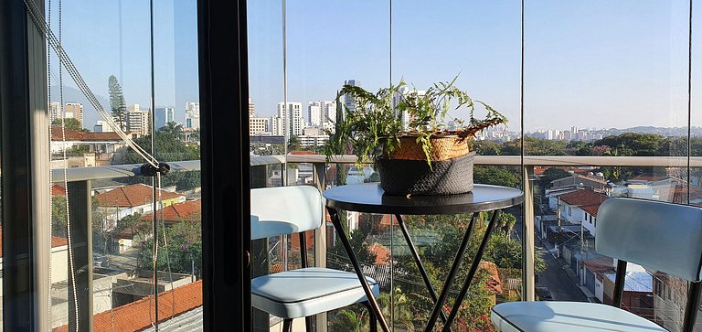 Apartamento decorado com vista