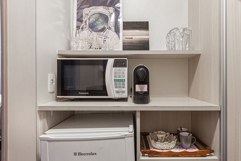 Retro flat unit in the heart of Jardins