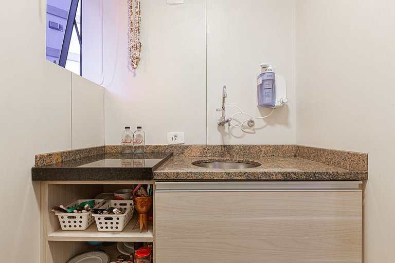 Retro flat unit in the heart of Jardins