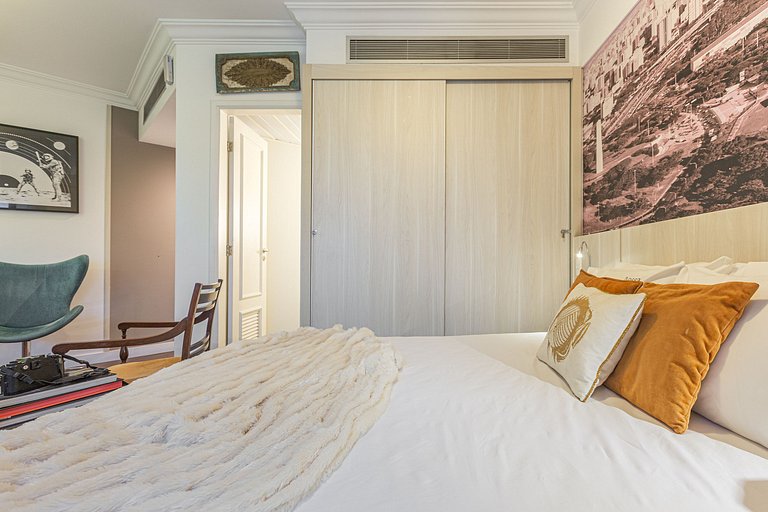 Retro flat unit in the heart of Jardins