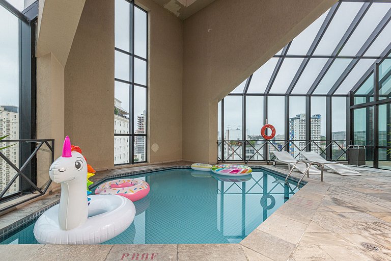 Retro flat unit in the heart of Jardins