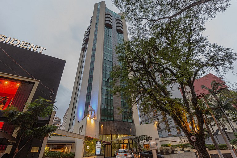 Retro flat unit in the heart of Jardins