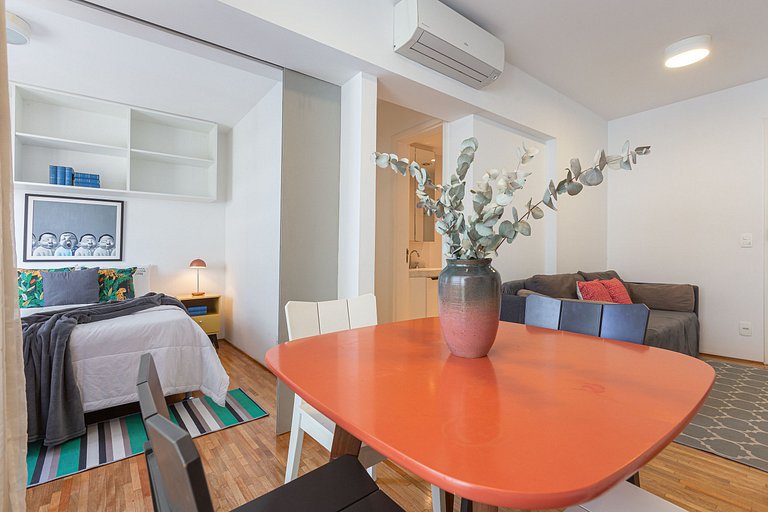 Beautiful 2 bedroom with great location