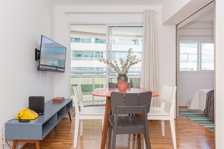 Beautiful 2 bedroom with great location