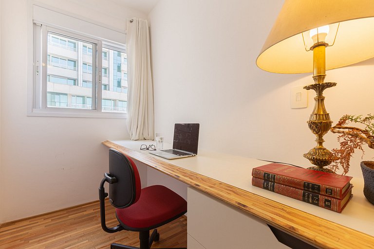 Beautiful 2 bedroom with great location