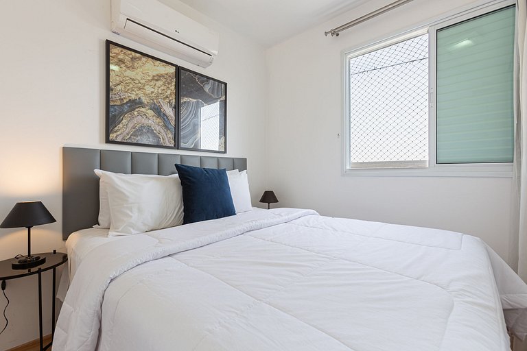 Apartamento 2 quartos em Pinheiros com garagem e AC