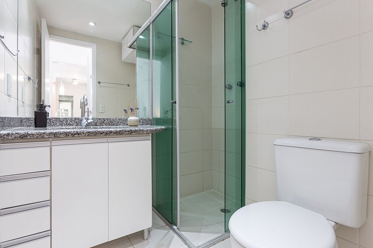 Apartamento 2 quartos em Pinheiros com garagem e AC