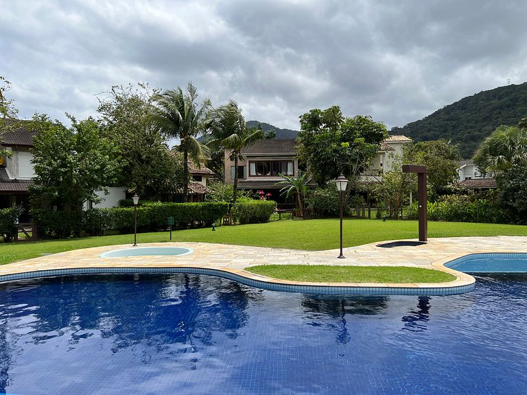 Casa Bali em Condomínio Maresias 150m do mar