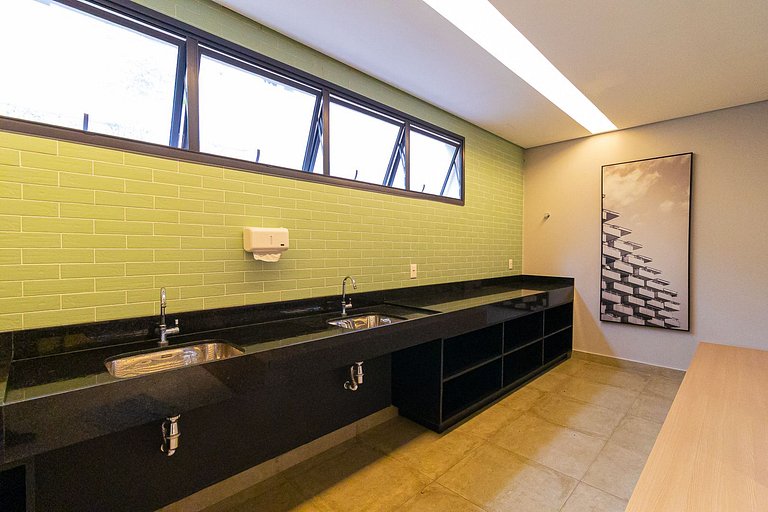 Near Paulista and Sirio Libanes with swimming pool