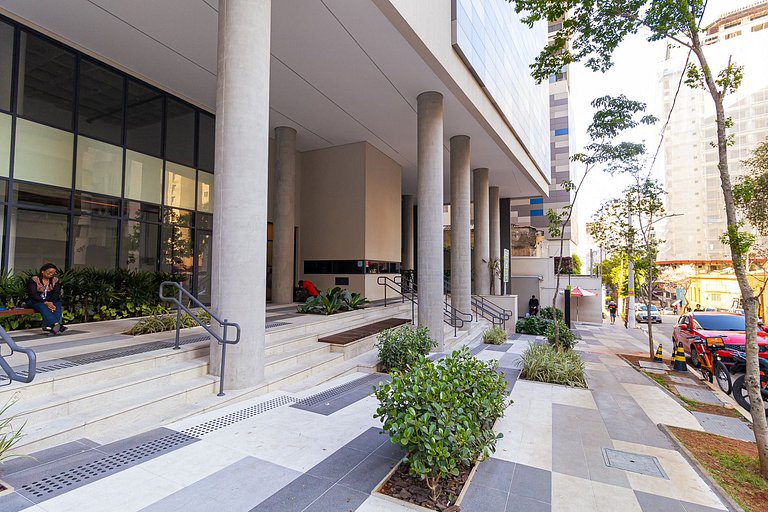 Next AV. Paulista and Sirio Libanes | balcony | AC