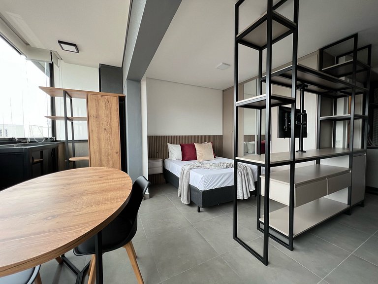 Studio industrial no coração de Pinheiros com área de lazer