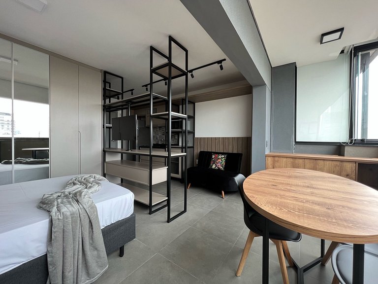 Studio industrial no coração de Pinheiros com área de lazer