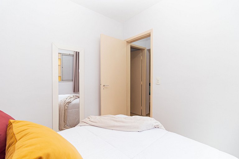 Large apartment close to Hospital Sirio L.