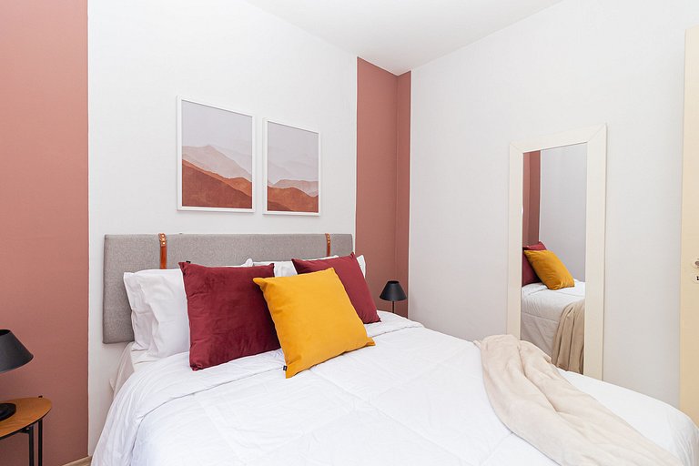 Large apartment close to Hospital Sirio L.