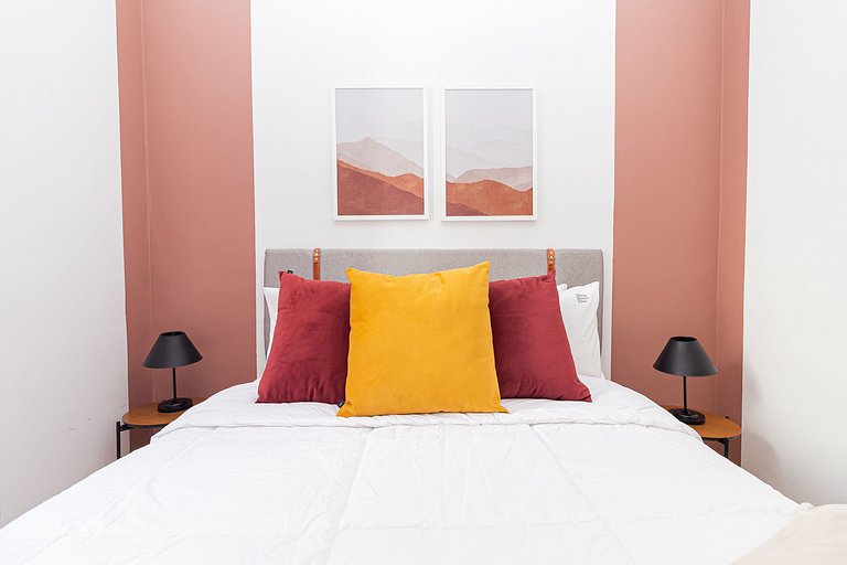 Large apartment close to Hospital Sirio L.