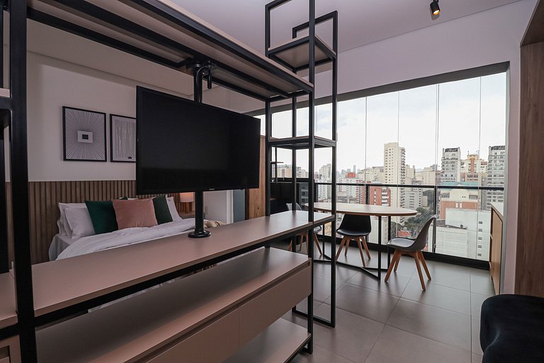 Industrial studio in the heart of Pinheiros with complete le