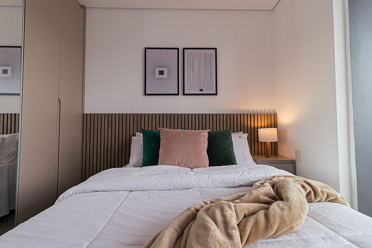 Studio Design em Pinheiros c/ Piscina e Garagem