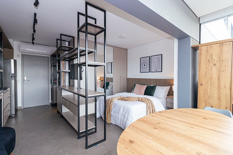 Studio industrial no coração de Pinheiros com área de lazer