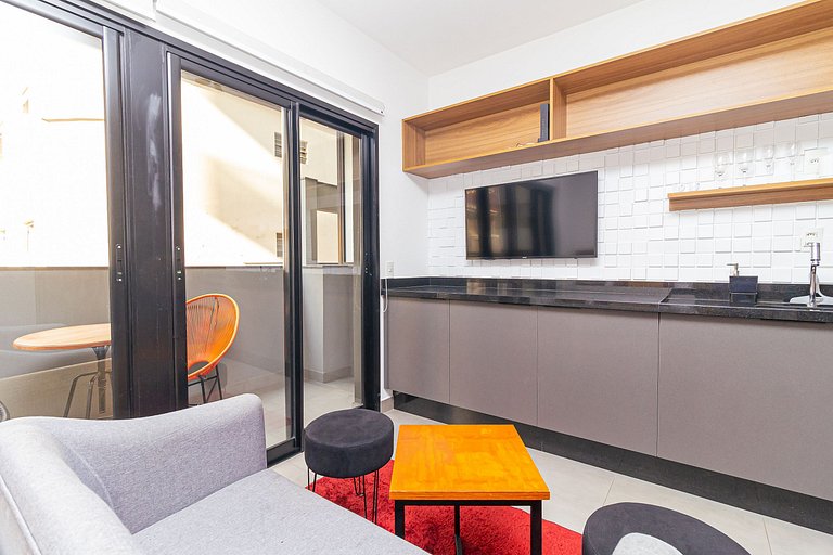 Heart of Pinheiros | AC | Pool with a view