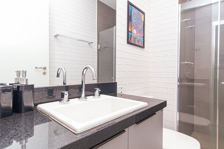 Heart of Pinheiros | AC | Pool with a view