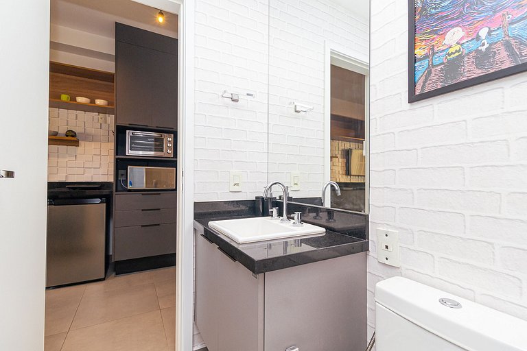 Heart of Pinheiros | AC | Pool with a view
