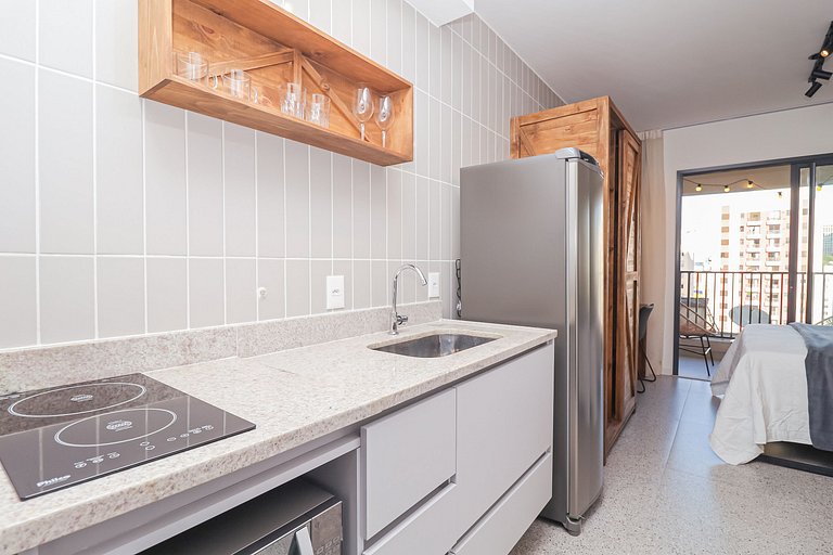 Prox. AV. Paulista e Sirio Libanes | piscina | AC