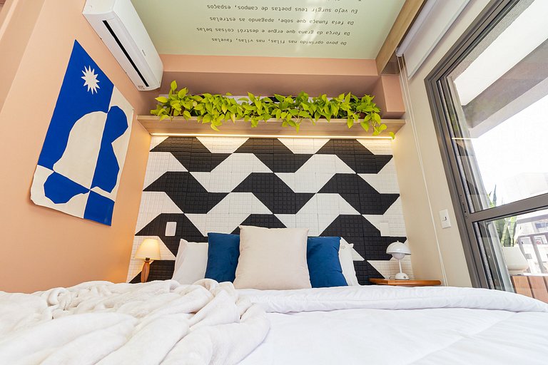 Authorial studio in República + rooftop pool