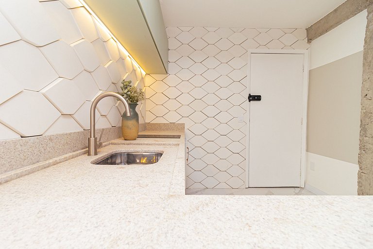 Bathtub with a view | AC | 32nd floor