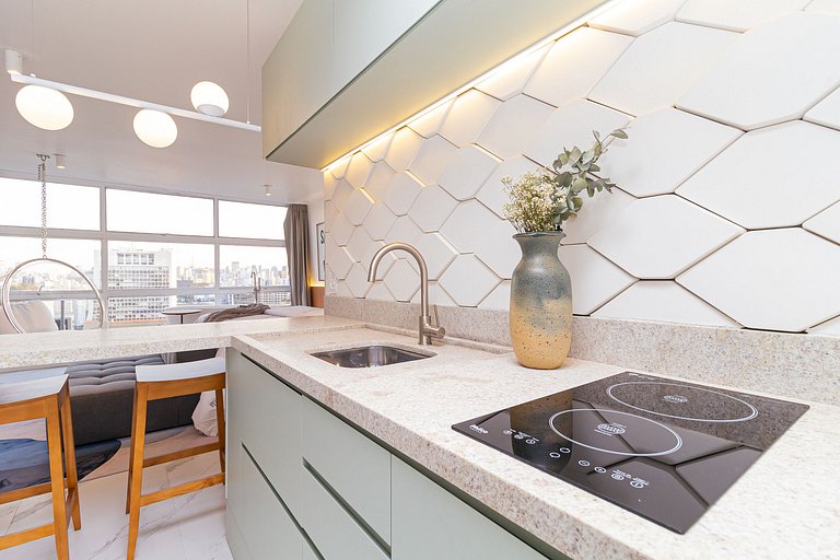 Bathtub with a view | AC | 32nd floor
