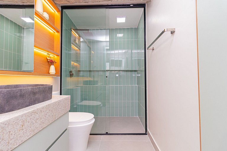 Bathtub with a view | AC | 32nd floor