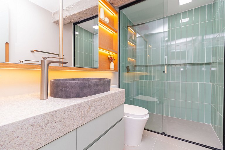 Bathtub with a view | AC | 32nd floor