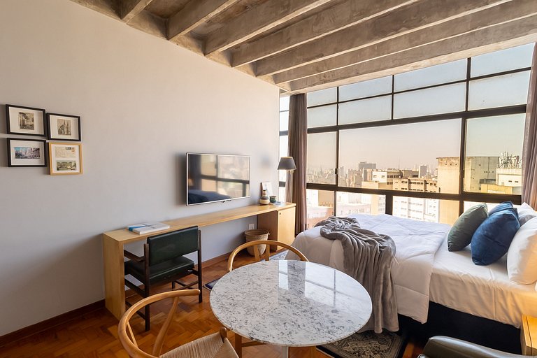 Decorated studio overlooking SP @ Ed. Copan