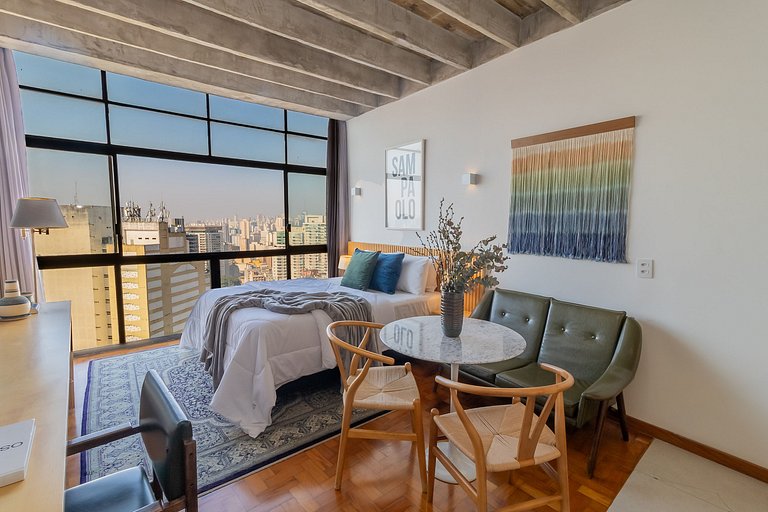 Decorated studio overlooking SP @ Ed. Copan