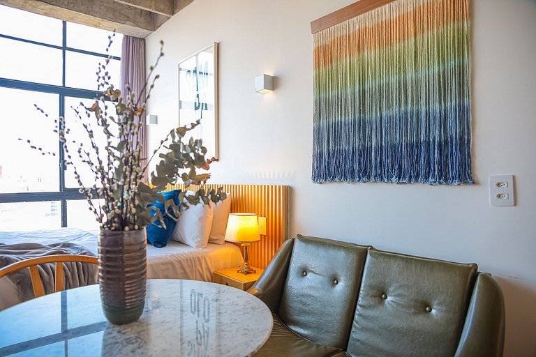 Decorated studio overlooking SP @ Ed. Copan