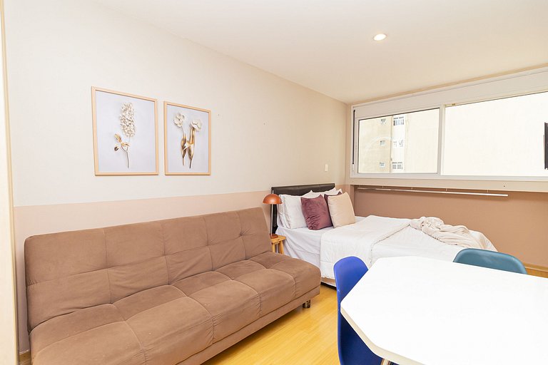 Apt close to Paulista Av. w/pool, gym on 5th Floor