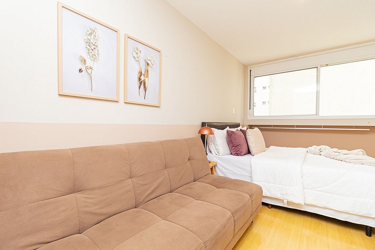 Apt close to Paulista Av. w/pool, gym on 5th Floor