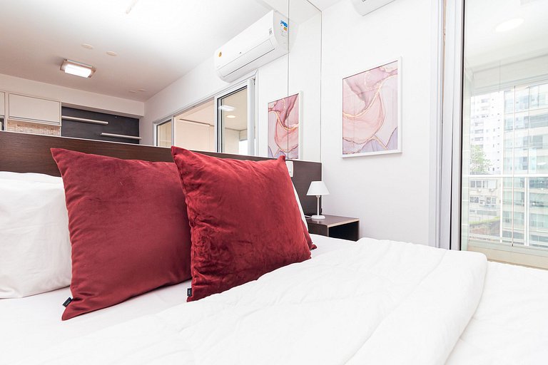 STUDIO W/ AWESOME VIEW CLOSE TO AV. PAULISTA