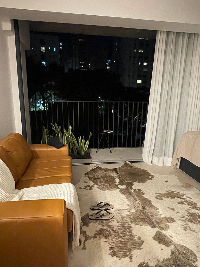 Studio IdeaZarvos: balcony with view | ac | design